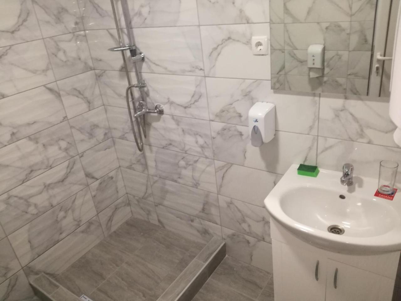 Hostel „Ж" Gradsko Eksteriør billede